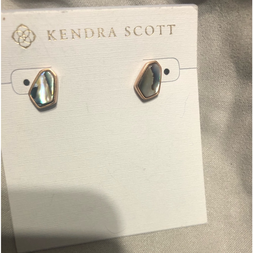Kendra Scott rose gold earrings
